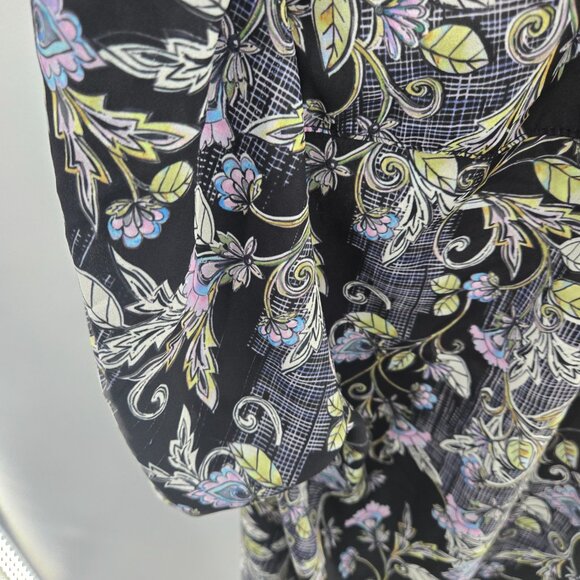 Torrid Harper Black Paisley Gold Leaf Pullover V-Neck Blouse Size 1/1X - Picture 10 of 16